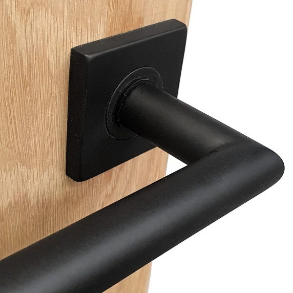 2 poignées de porte BRUNELLA, Rosace carrée, Ressort bidirectionnel, Inox noir mat